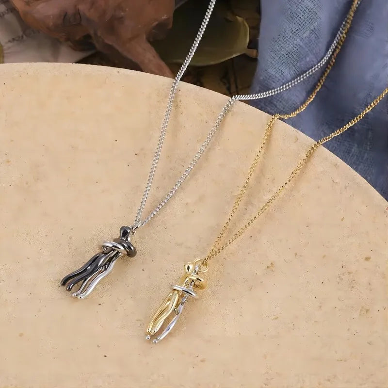 Étreinte: Soulful Hug Couple Pendant Necklace