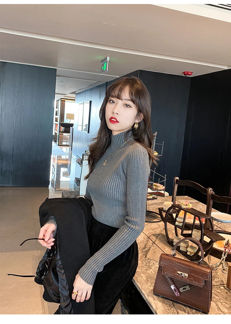 Elegante: Slim Fit Knitted Turtleneck Sweater – Chic Korean Style Pullover