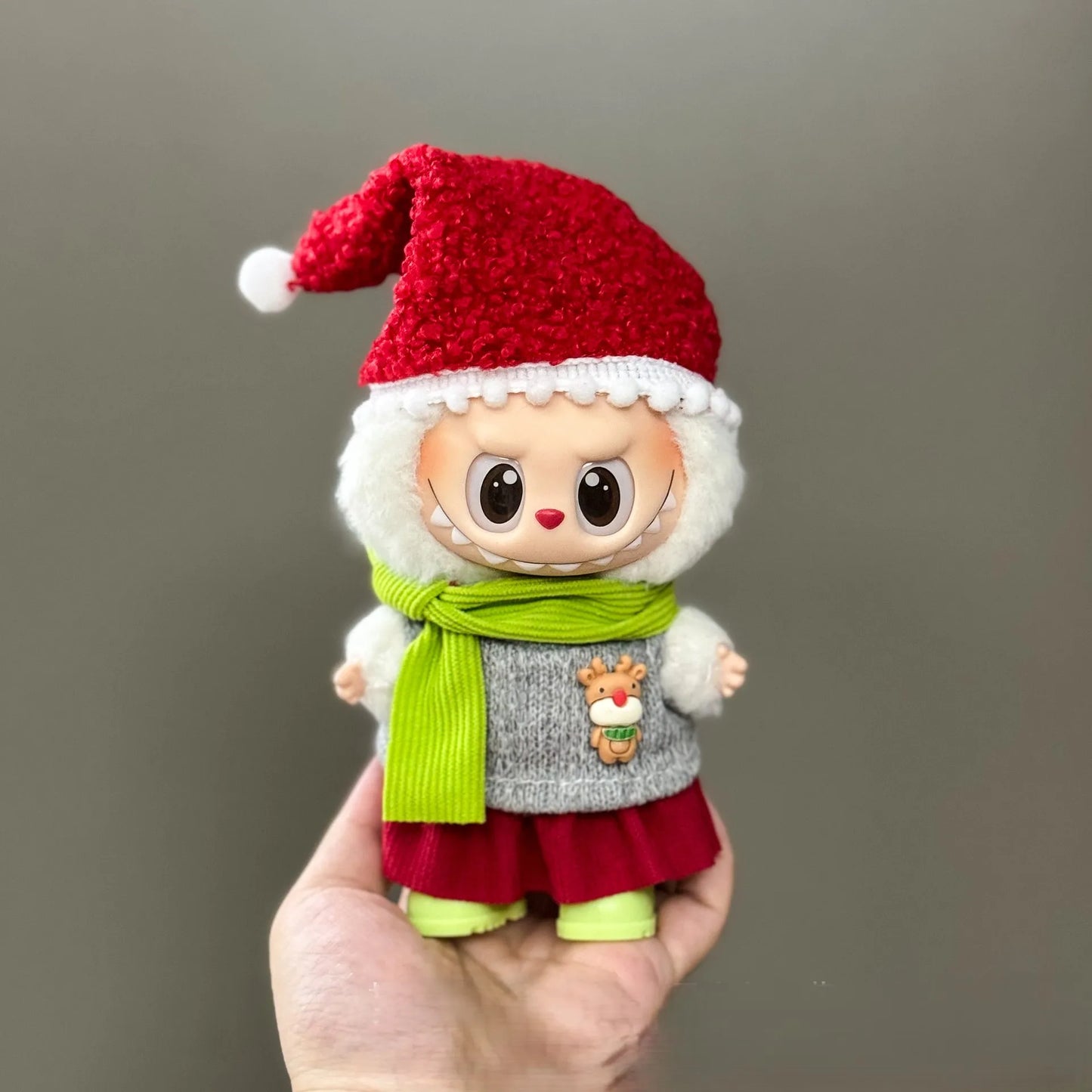 Labubu Christmas Dress-Up – Tiny Outfits, Big Holiday Energy!