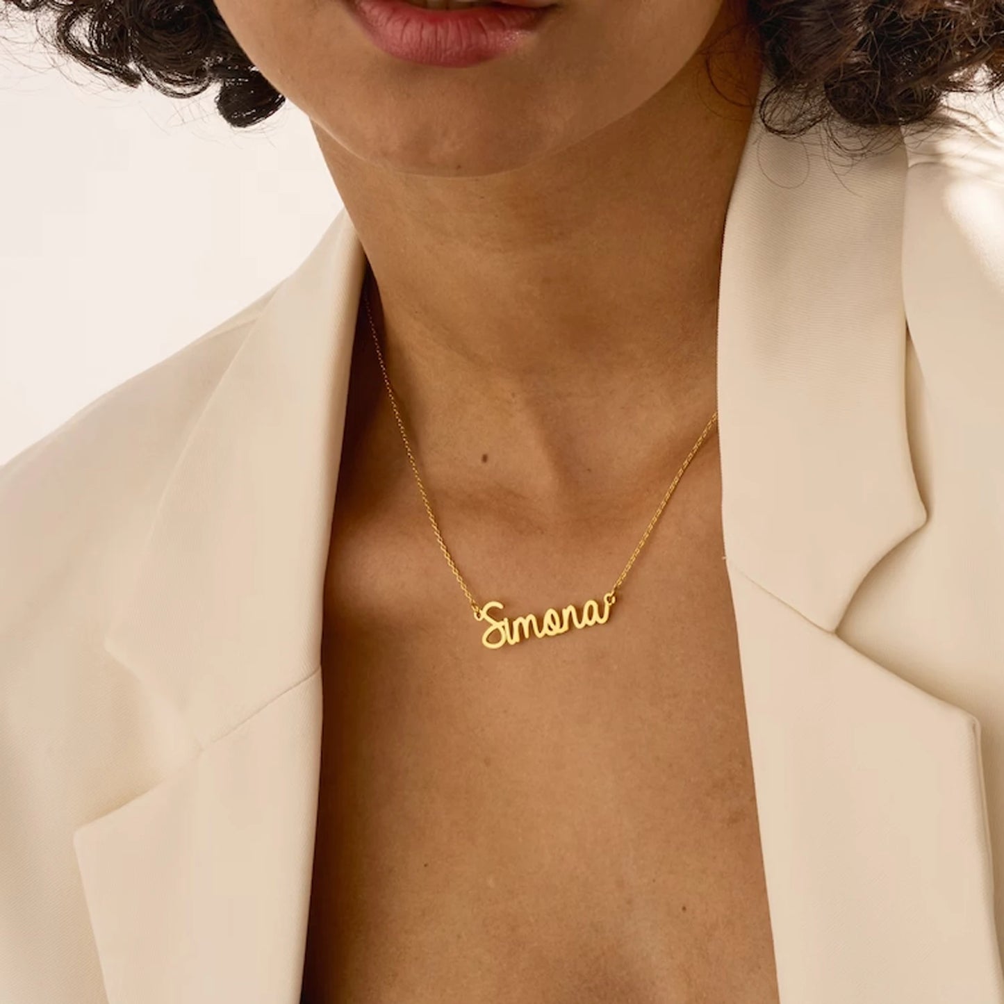 Gravure: Custom Nameplate Pendant for a Chic Statement