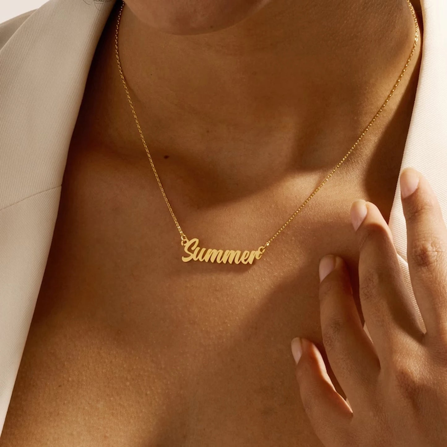 Gravure: Custom Nameplate Pendant for a Chic Statement