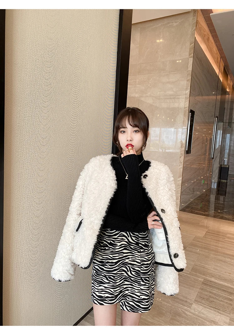 Elegante: Slim Fit Knitted Turtleneck Sweater – Chic Korean Style Pullover