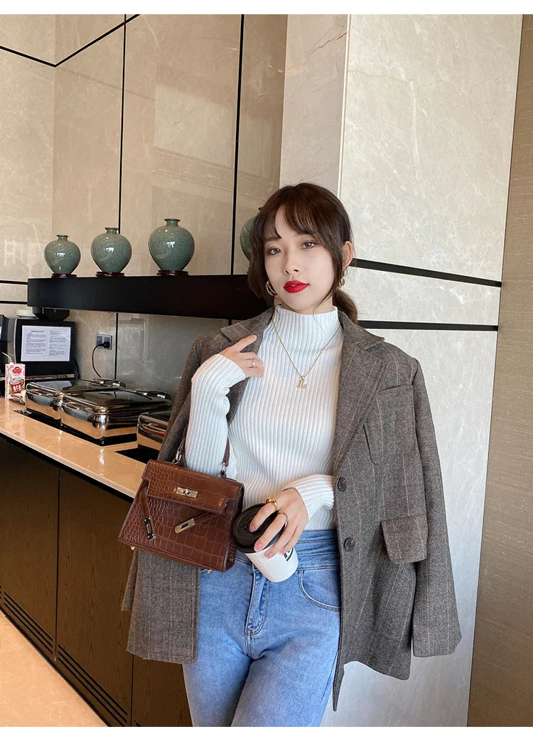 Elegante: Slim Fit Knitted Turtleneck Sweater – Chic Korean Style Pullover