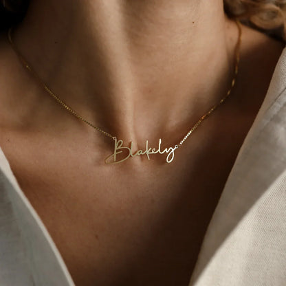 Gravure: Custom Nameplate Pendant for a Chic Statement