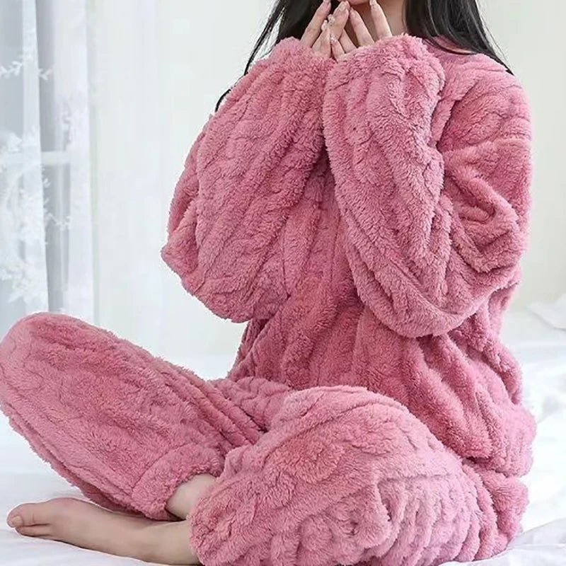 Women's Winter Velvet Fleece 2-Piece Pajama Set