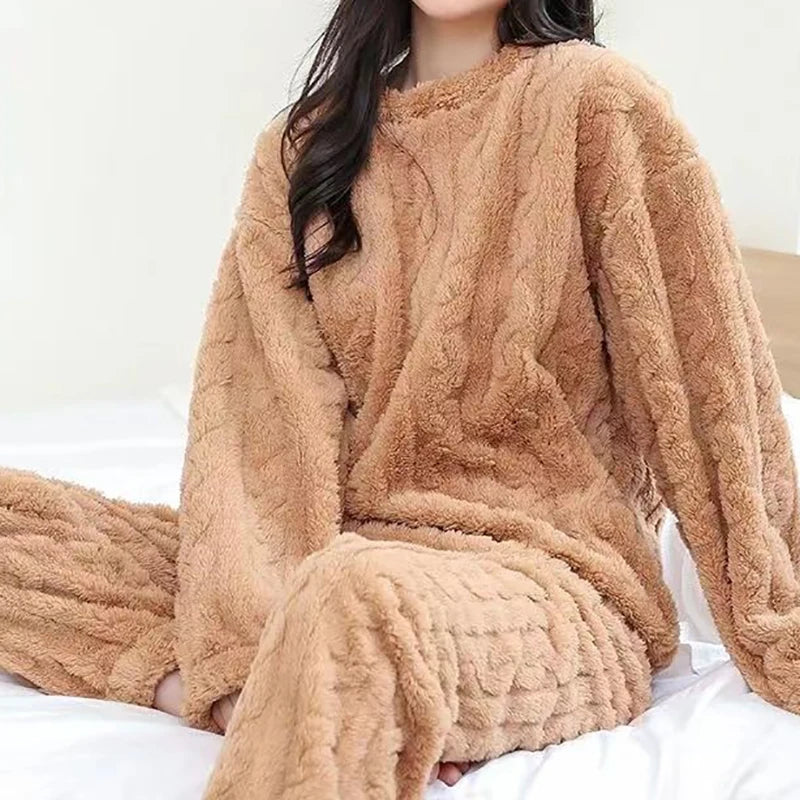Women's Winter Velvet Fleece 2-Piece Pajama Set