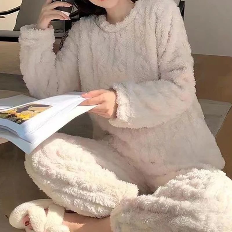 Women's Winter Velvet Fleece 2-Piece Pajama Set