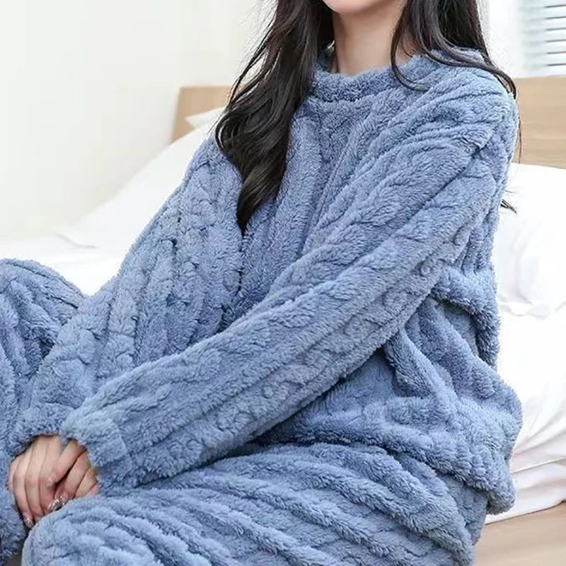 Women's Winter Velvet Fleece 2-Piece Pajama Set